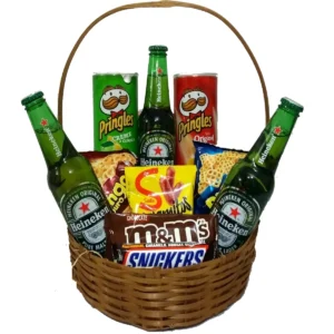Cesta com Aperitivos e Cerveja